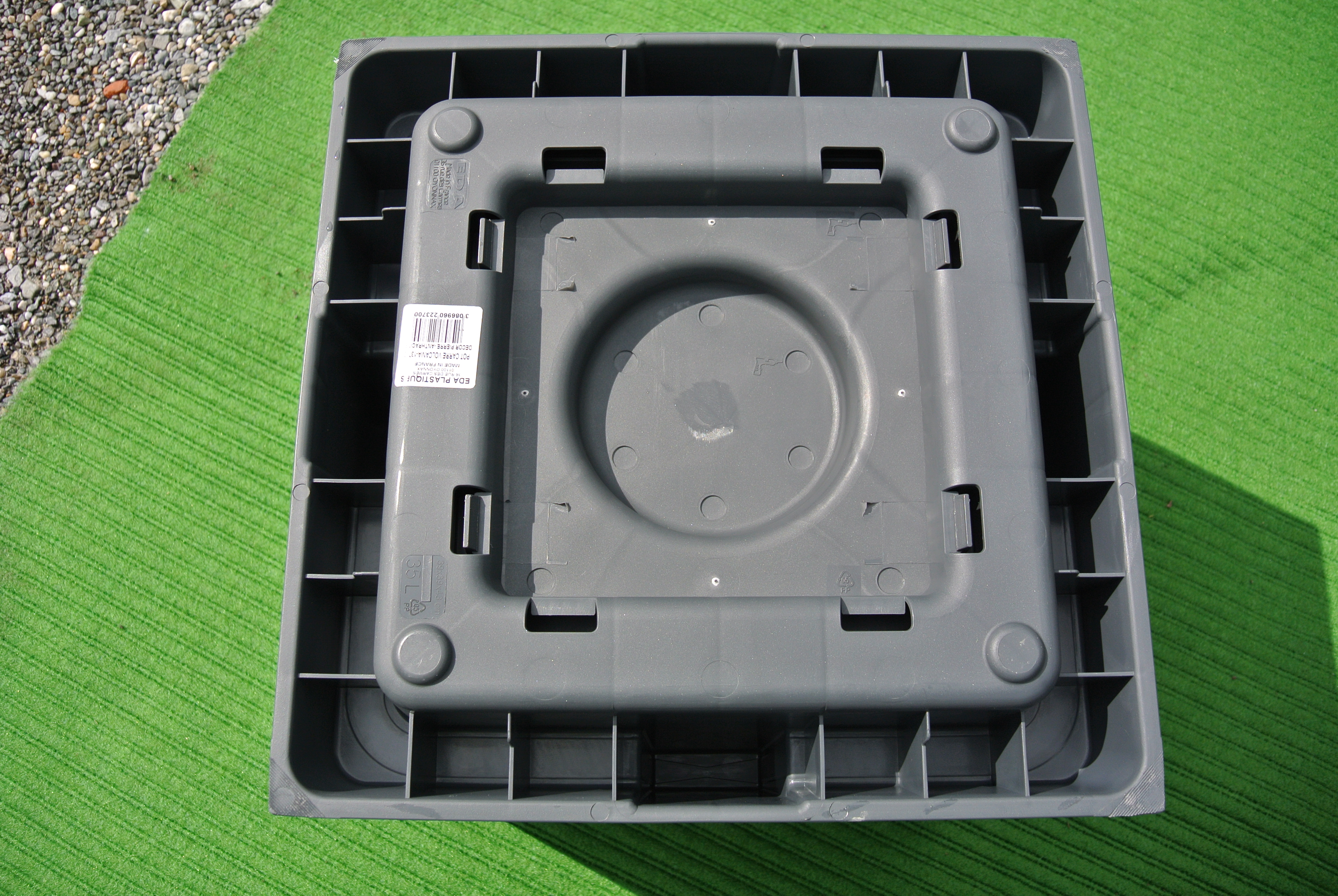 Kubi-39x39x43-3 Pflanztrog in Steinoptik