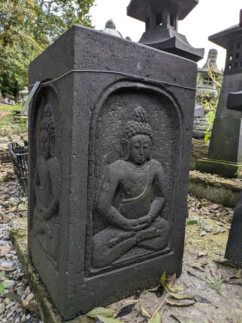 Buddha Gefäß Becken aus Lavastein